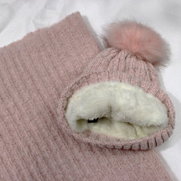 CLEARANCE NWT Marcus Adler New York Pink Knit Hat & Scarf Set Faux Fur Pom - Picture 2 of 3